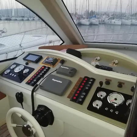 Botel Cansoy Seferihisar